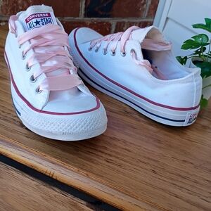 CONVERSE ALL STARS LADIES SZ 8 PINK SATIN CONVERSE LACES CANVAS LOW TOPS